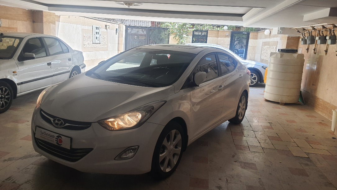 hyundai-elantra-image