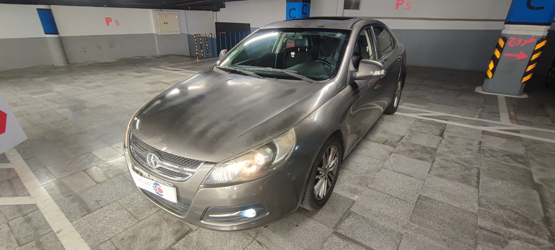 جک J5  اتوماتیک 1800