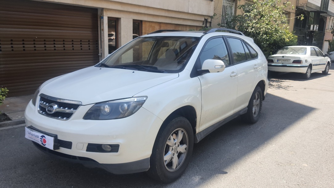 بی وای دی S6 اتوماتیک